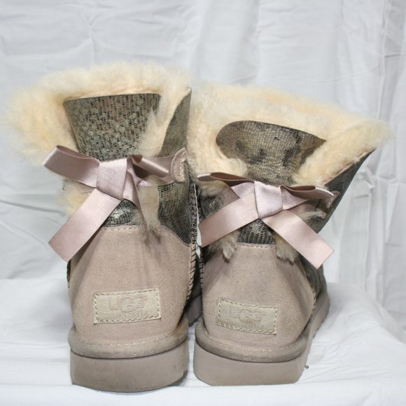UGG Mini Bailey Bow Snake Metal 1005534-MTL Size 7 - Picture 3 of 10